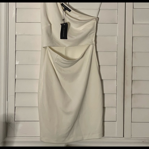 DYNAMITE ONE SHOULDER DRESS (WHITE) - Picture 2 of 3